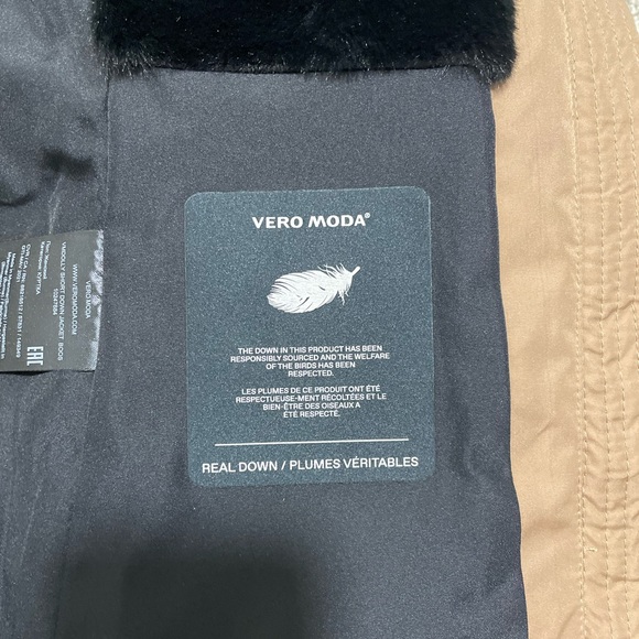 SOLD - Vero Moda Jacket - Picture 4 of 6